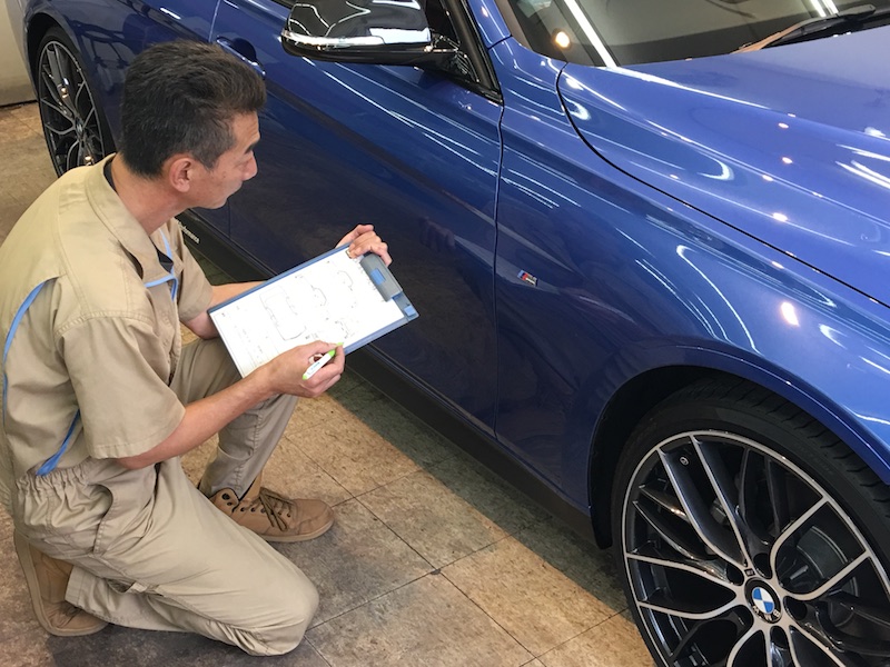 ガラスコーティング施工前のボディの状態をチェック