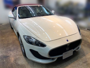 マセラティのガラスコーティング施工後の輝き